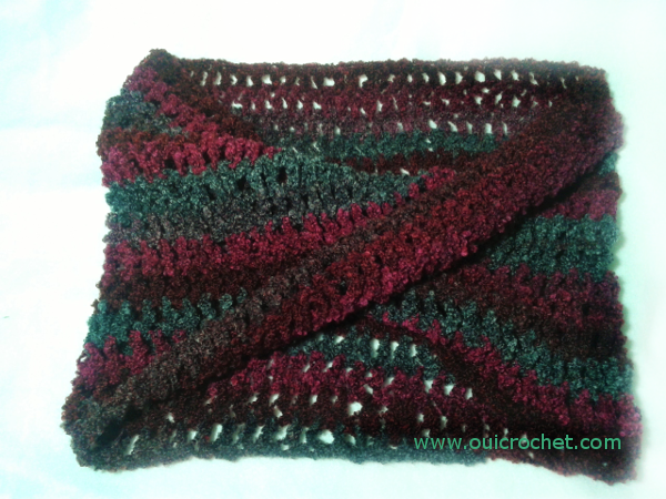 With a Twist Infinity Cowl flat